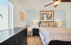 Pacific Beach Condo - 3 Bed & 3 Bath - San Diego, California