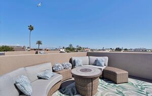 Pacific Beach Condo - 3 Bed & 3 Bath - San Diego, California