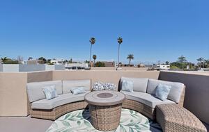Pacific Beach Condo - 3 Bed & 3 Bath - San Diego, California