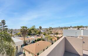 Pacific Beach Condo - 3 Bed & 3 Bath - San Diego, California