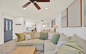 Pacific Beach Condo - 3 Bed & 3 Bath - San Diego, California