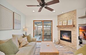 Pacific Beach Condo - 3 Bed & 3 Bath - San Diego, California