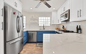 Pacific Beach Condo - 3 Bed & 3 Bath - San Diego, California