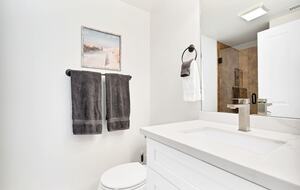 Pacific Beach Condo - 3 Bed & 3 Bath - San Diego, California