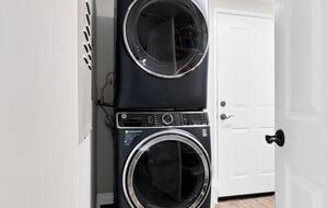 Pacific Beach Condo - 3 Bed & 3 Bath - San Diego, California