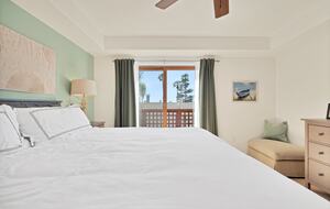 Pacific Beach Condo - 3 Bed & 3 Bath - San Diego, California