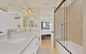 Pacific Beach Condo - 3 Bed & 3 Bath - San Diego, California