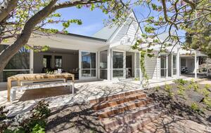 Blairgowrie Coastal Retreat | Light-Filled Sanctuary Near the Dunes - Blairgowrie, Australia
