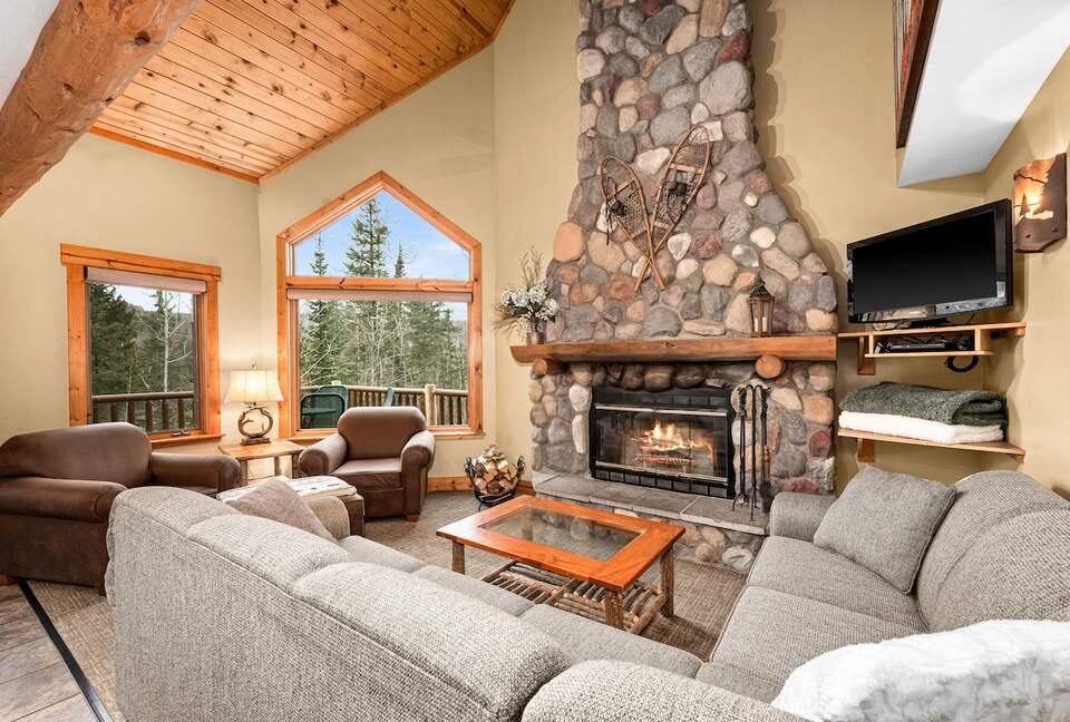 North Shore Escape with Moose Mountain Views - Lutsen, Minnesota