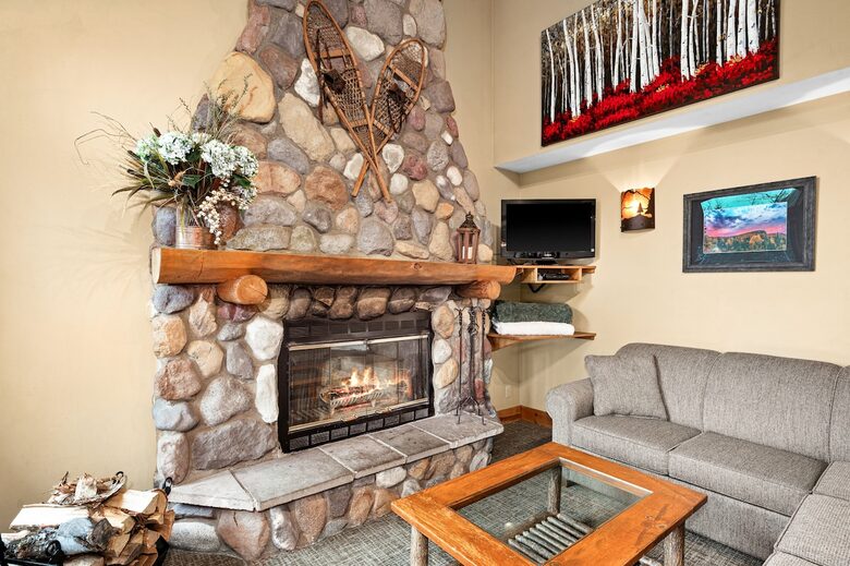 North Shore Escape with Moose Mountain Views - Lutsen, Minnesota