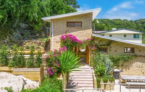 Palma House | Seacliff Serenity in Byron Bay - Byron Bay, Australia