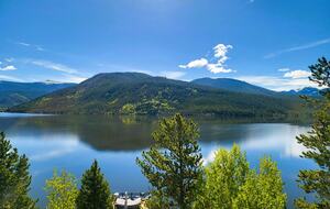 Sophisticated Lake House with Scenic Vistas and Spacious Design - Grand Lake, Colorado