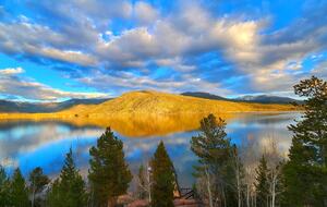 Sophisticated Lake House with Scenic Vistas and Spacious Design - Grand Lake, Colorado