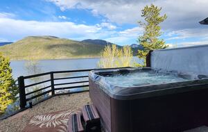 Sophisticated Lake House with Scenic Vistas and Spacious Design - Grand Lake, Colorado