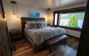 Sophisticated Lake House with Scenic Vistas and Spacious Design - Grand Lake, Colorado