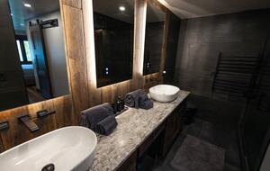 Sophisticated Lake House with Scenic Vistas and Spacious Design - Grand Lake, Colorado