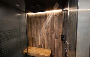 Sophisticated Lake House with Scenic Vistas and Spacious Design - Grand Lake, Colorado