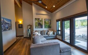 Sophisticated Lake House with Scenic Vistas and Spacious Design - Grand Lake, Colorado