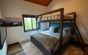 Sophisticated Lake House with Scenic Vistas and Spacious Design - Grand Lake, Colorado