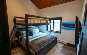 Sophisticated Lake House with Scenic Vistas and Spacious Design - Grand Lake, Colorado