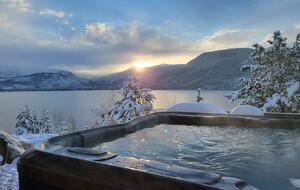 Sophisticated Lake House with Scenic Vistas and Spacious Design - Grand Lake, Colorado