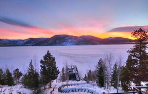 Sophisticated Lake House with Scenic Vistas and Spacious Design - Grand Lake, Colorado