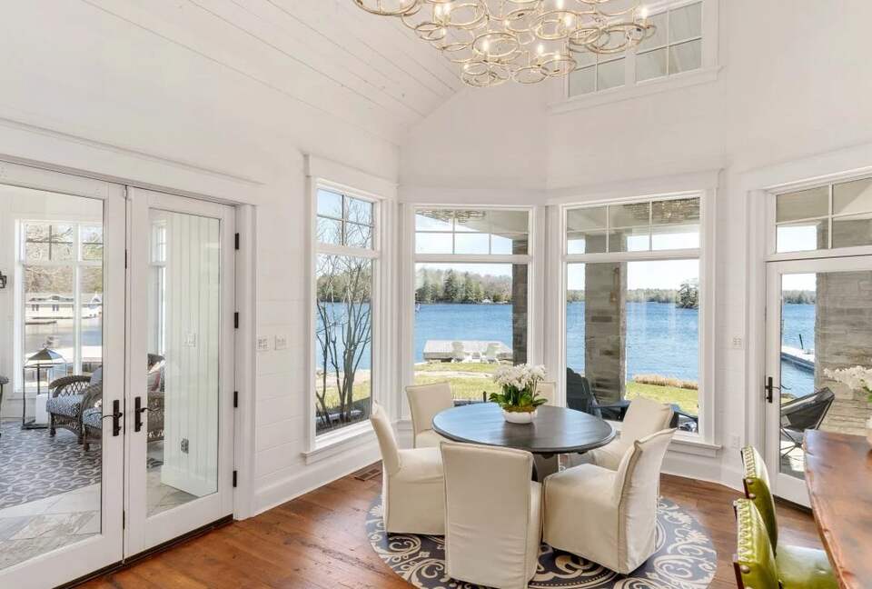 Muskoka Lakeside Grandeur | Private Helipad - Muskoka, Canada