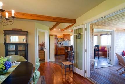 Hill House on exclusive Martha's Vineyard Island - Aquinnah, Massachusetts