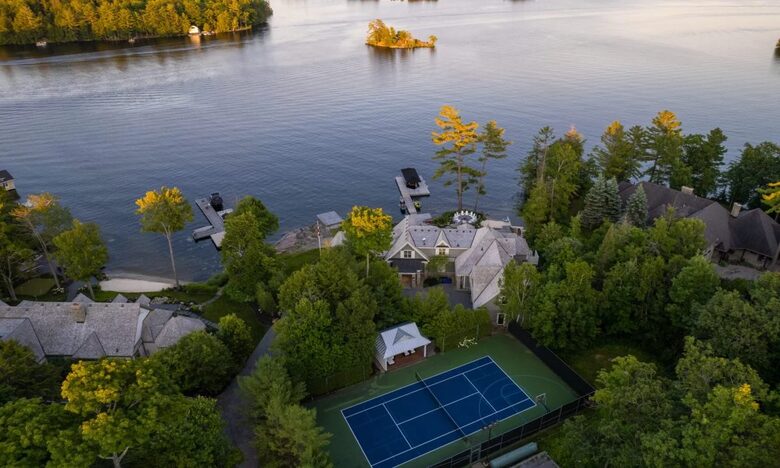 Muskoka Lakeside Grandeur | Private Helipad - Muskoka, Canada