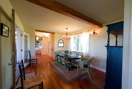 Hill House on exclusive Martha's Vineyard Island - Aquinnah, Massachusetts