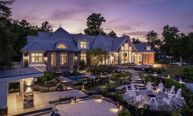 Muskoka Lakeside Grandeur | Private Helipad - Muskoka, Canada