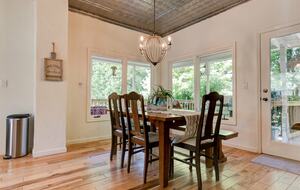 Modern Comfort Meets Vintage Charm in Oregon Wine Country - Newberg, Oregon