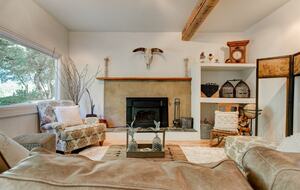 Modern Comfort Meets Vintage Charm in Oregon Wine Country - Newberg, Oregon