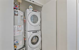 Bright Retreat with Rocky Mountain Backdrop - Denver, Colorado