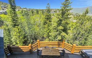 Modern Mountain Elegance in Park City - Park City, Utah