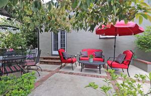 English Cottage Elegance with Mountain Views - Pasadena, California