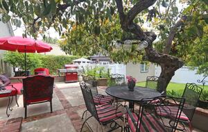 English Cottage Elegance with Mountain Views - Pasadena, California