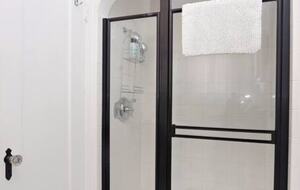 English Cottage Elegance with Mountain Views - Pasadena, California