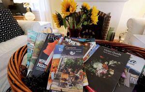 English Cottage Elegance with Mountain Views - Pasadena, California