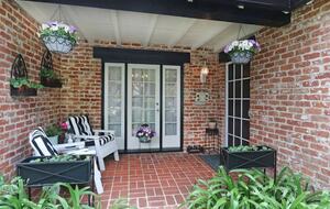 English Cottage Elegance with Mountain Views - Pasadena, California
