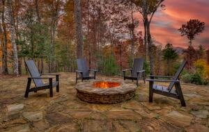 Elegant Blue Ridge Getaway with Outdoor Luxury & Game Room - Blue Ridge, Georgia
