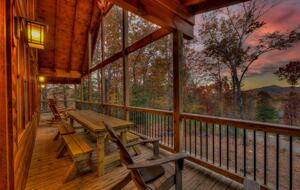 Elegant Blue Ridge Getaway with Outdoor Luxury & Game Room - Blue Ridge, Georgia