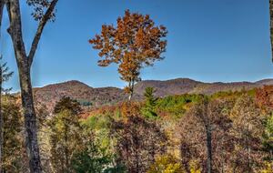 Elegant Blue Ridge Getaway with Outdoor Luxury & Game Room - Blue Ridge, Georgia