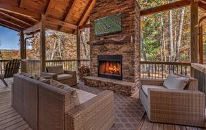 Elegant Blue Ridge Getaway with Outdoor Luxury & Game Room - Blue Ridge, Georgia
