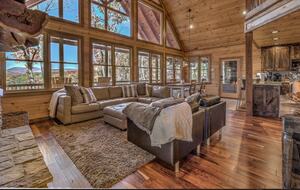 Elegant Blue Ridge Getaway with Outdoor Luxury & Game Room - Blue Ridge, Georgia