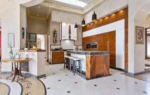 Grand Estate with Resort-Style Pool & Home Theater - Hamilton, New Zealand