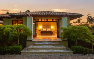 Grand Estate with Resort-Style Pool & Home Theater - Hamilton, New Zealand