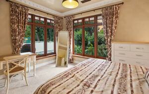 Grand Estate with Resort-Style Pool & Home Theater - Hamilton, New Zealand