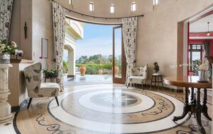 Grand Estate with Resort-Style Pool & Home Theater - Hamilton, New Zealand