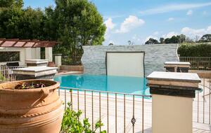 Grand Estate with Resort-Style Pool & Home Theater - Hamilton, New Zealand